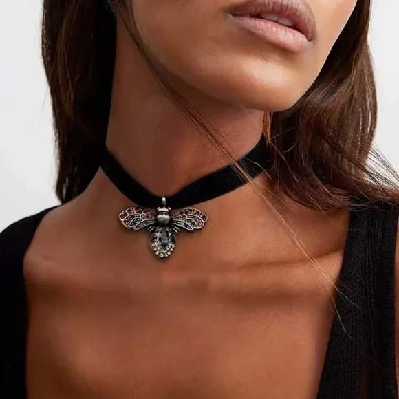 Vintage Gothic Bee Choker | Black Velvet Ribbon Necklace - Picture 3 of 6